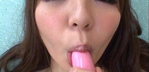  Aya Eikura plays with her shaved cherry in solo